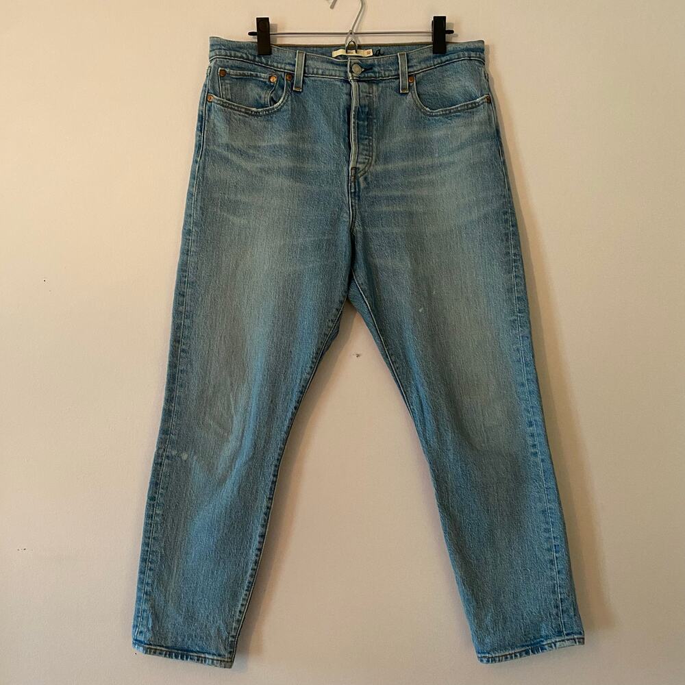 Levi's Premium Wedgie High Rise Straight Leg Jeans Button Fly Medium Wash 32